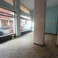 Zona corso torino: negozio con servizio