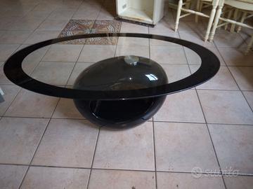 Tavolino in vetro ovale
