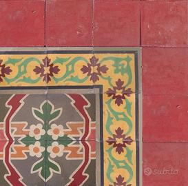 Pavimentazione autentica in cementine d'epoca