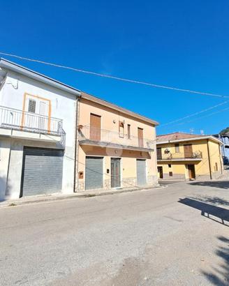 CASA SEMINDIPENDENTE A BARONISSI