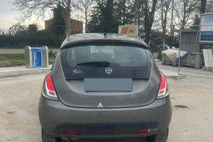 Lancia y gpl 2013