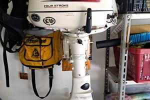 Tender chiglia rigida