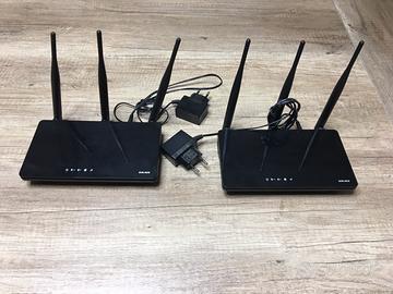 Coppia router wireless D-link DIR-809 come nuovi