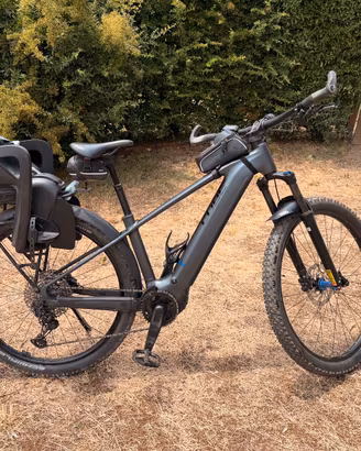 Bici eMTB Cube Hyber 2025 con 475km e auton. 150km