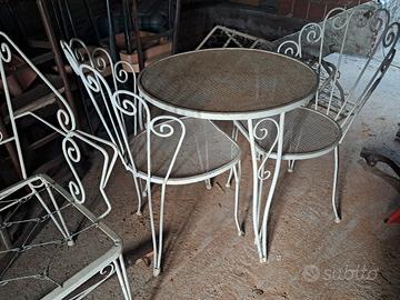 set vintage per giardino 