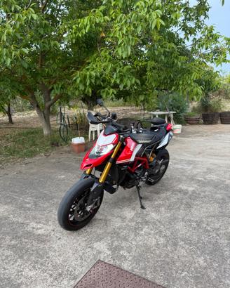 Ducati Hypermotard 950 SP 2020 con accessori