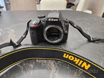 KIT fotocamera reflex Nikon D3300 come nuova!!!