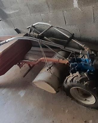 Motocoltivatore con carretto e fresa