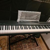 Piano digitale Yamaha P45 con supporto a X doppio