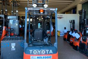 Vendo Carrello elevatore Toyota