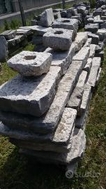 Lastre e cigli in pietra bianca locale