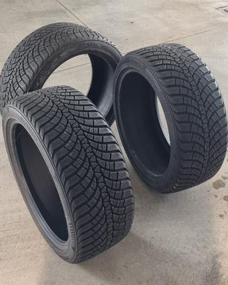 Gomme nuove 225/40 r18 92v