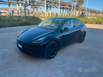 Tesla model Y RWD