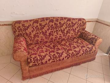 Divano tre posti