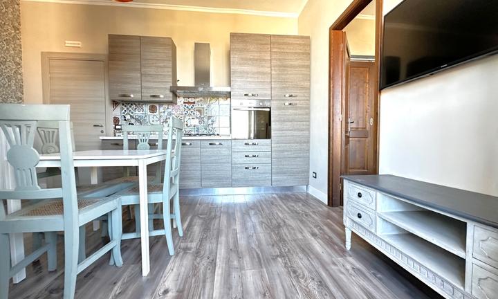 Via Vittorio Veneto, 4 Locali ad uso investimento