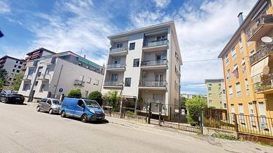 Appartamento di 102 m² con box auto a Monza