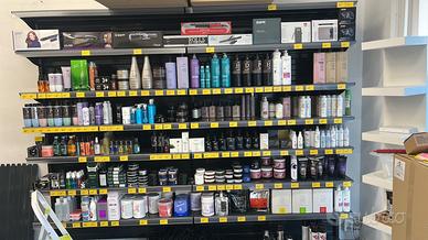 Scaffalatura completa