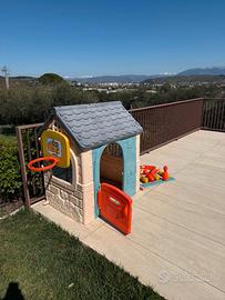 Casetta da gioco bambini Feber con canestro