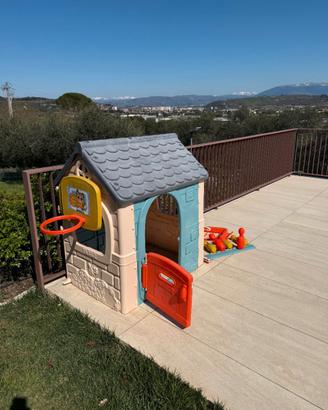 Casetta da gioco bambini Feber con canestro
