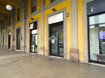 NEGOZIO A ALESSANDRIA