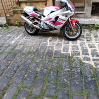 Yamaha yzf 750 r