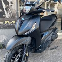 Beverly 400 Deep Black