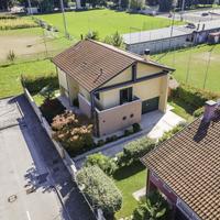 VILLA SINGOLA DI PRESTIGIO CON FINITURE DI LUSSO