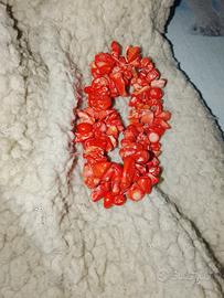 ciondolo in oro  e bracciale in vero corallo 