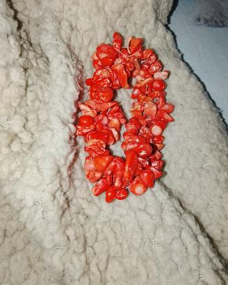 ciondolo in oro  e bracciale in vero corallo 