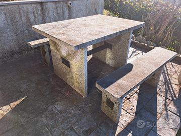 Tavolo da esterno in pietra/cemento con 2 panche