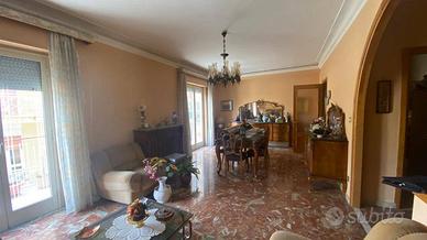 Appartamento di 128 m² con 4 locali e box auto a C