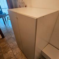 Armadio / mobile multiuso bianco con ripiani – cap