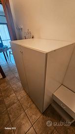 Armadio / mobile multiuso bianco con ripiani – cap