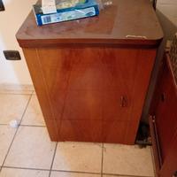 Macchina da, cucire con mobile. 