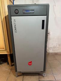 Caldaia Pellet MCZ 24kW  + Termosifoni