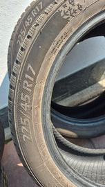 Pneumatici invernali 225/45 raggio 17  usati poco