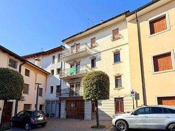 tricamere di 142 mq sulla piazza ce...