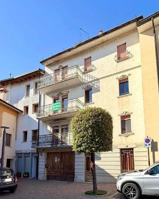 tricamere di 142 mq sulla piazza ce...