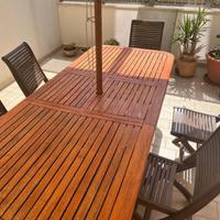 Ombrellone da giardino, tavolo e sedie