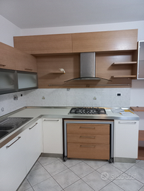 Cucina Asso completa di elettrodomestici come nuov