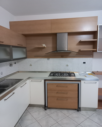 Cucina Asso completa di elettrodomestici come nuov