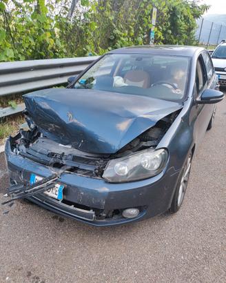 Volkswagen Golf 6 incidentata