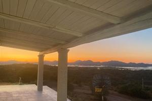 Villetta vista mare-giardino con parcheggio