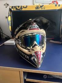 Casco airoh helmet