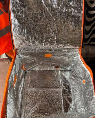 Borsa termica con attrezzatura da lavoro