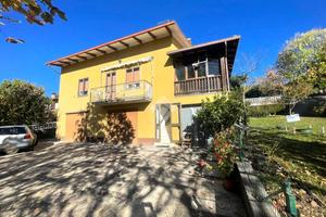 VILLA SINGOLA A PAVULLO NEL FRIGNANO