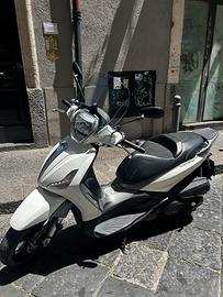Beverly 350