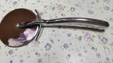 coltello/ rotella taglia pizza