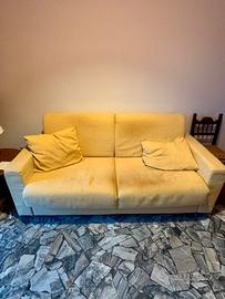 Divano letto giallo usato