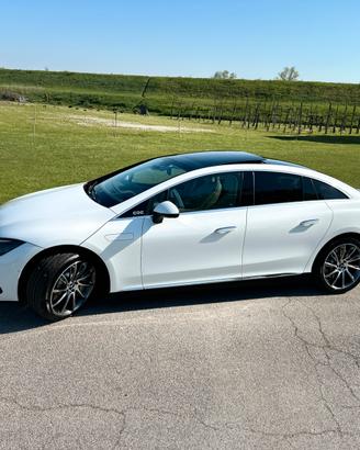 Noleggio Mercedes EQE con Autista per cerimonie